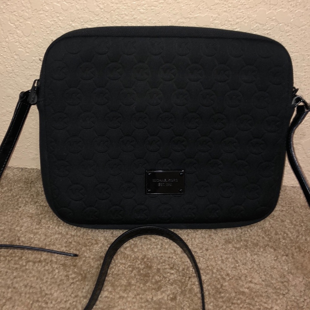 Tablet case cross body